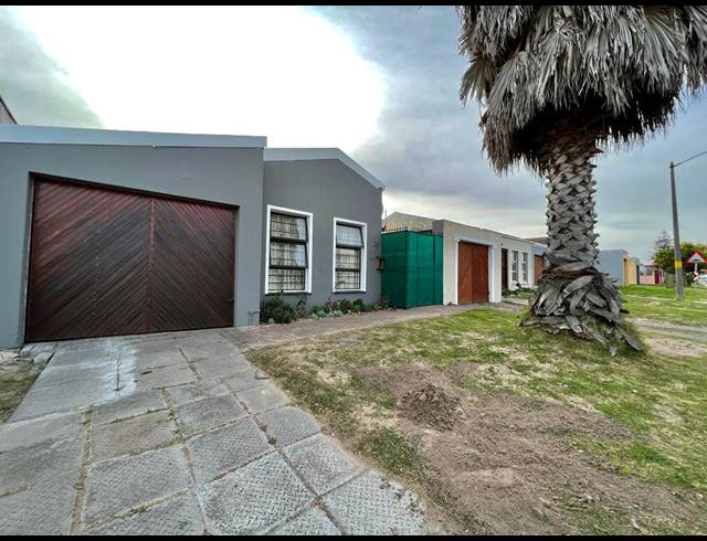 3 BEDROOM HOUSE FOR SALE IN SILVERSANDS